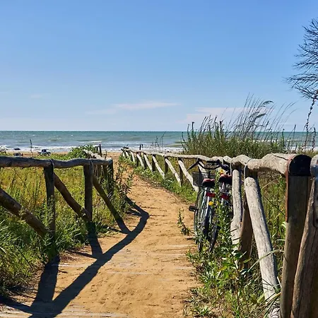 Charming Flat With Shared Pool - Beahost Apartamento Bibione